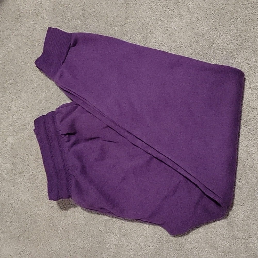 Fabletics Joggers. - Picture 2 of 2